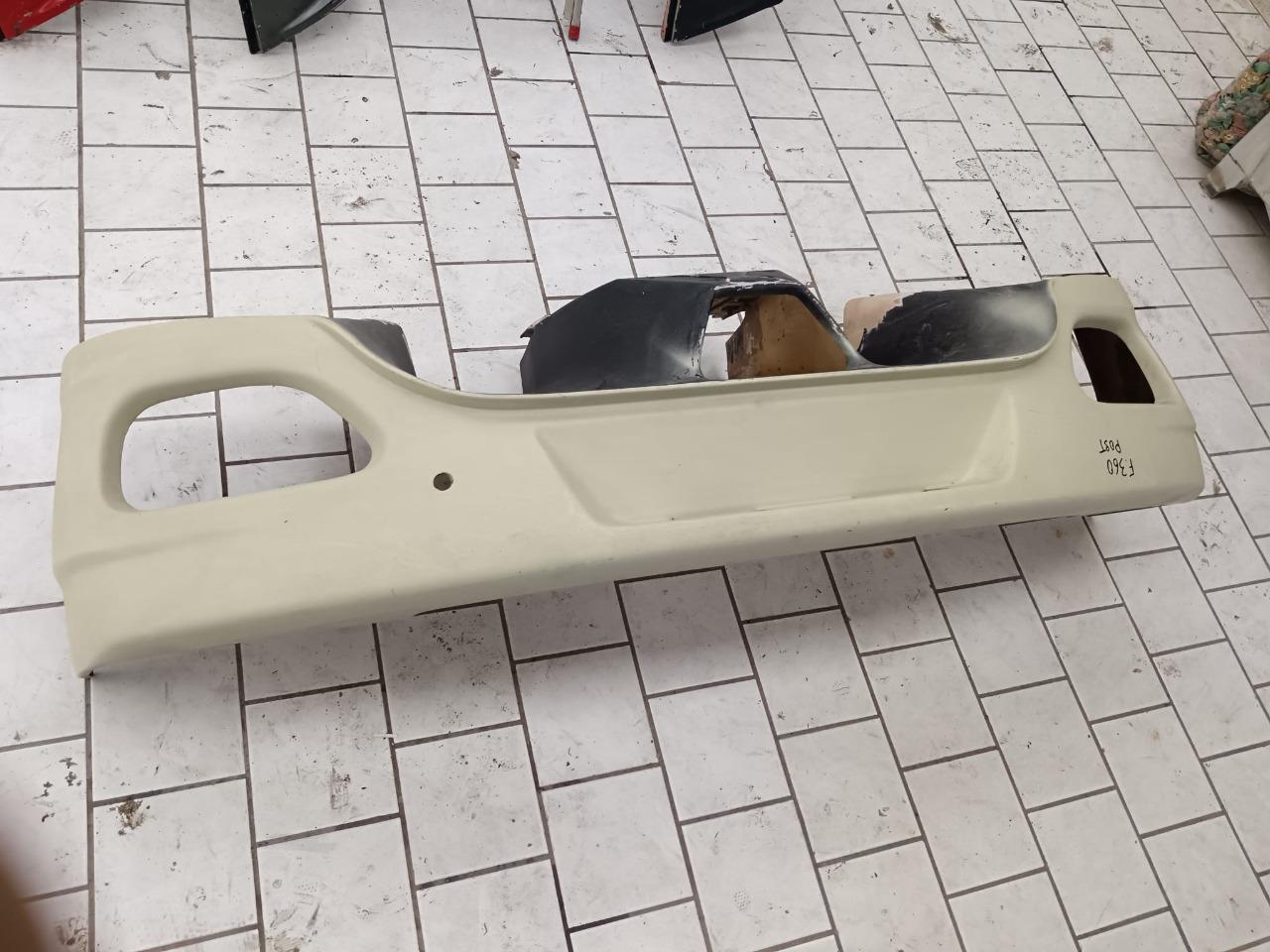 Pare chocs arrière Ferrari 360 LesAnciennes.com