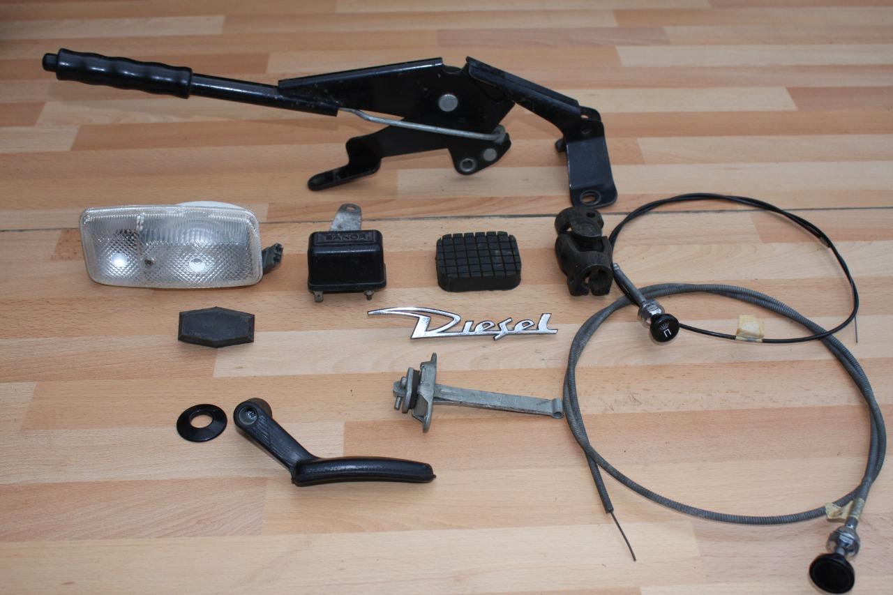 Lot de pièces PEUGEOT 204 LesAnciennes.com