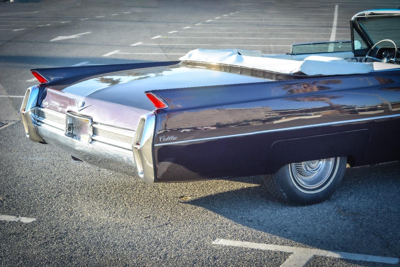 CADILLAC Deville Cabriolet - 1964 LesAnciennes.com