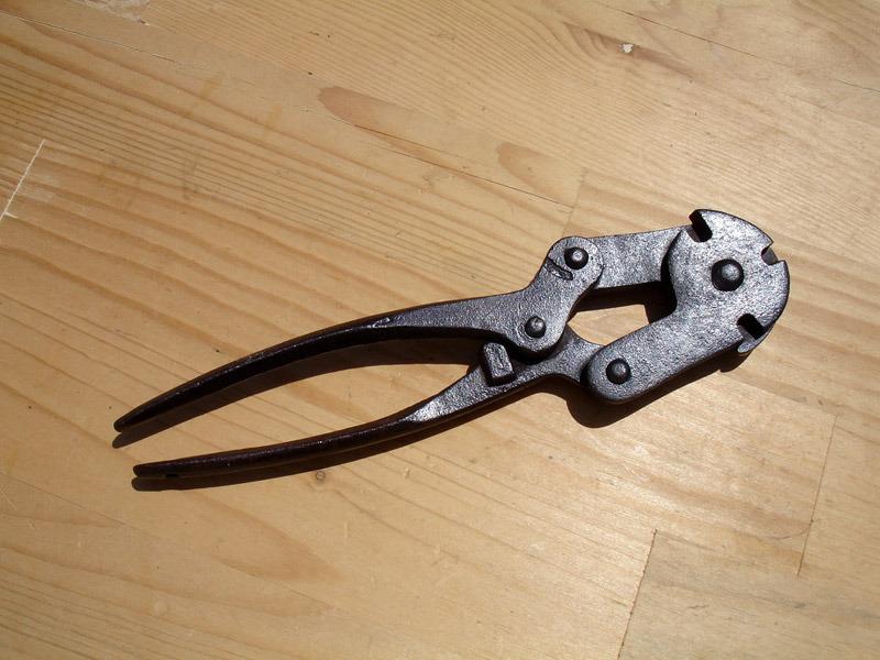 Pince coupe barbelés anglaise WWI LesAnciennes.com