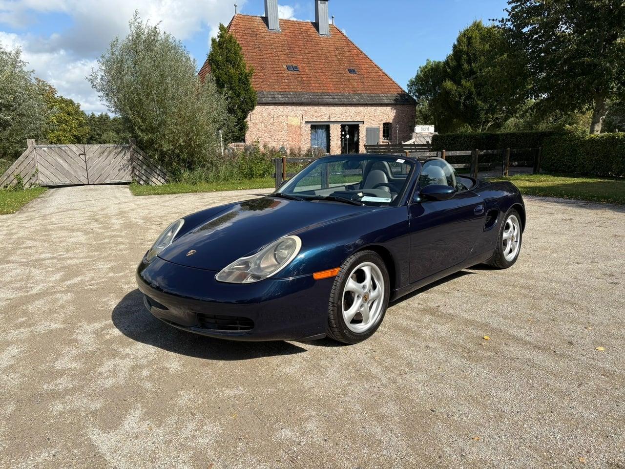 1999 Porsche 986 Boxster Convertible (Manual) LesAnciennes.com