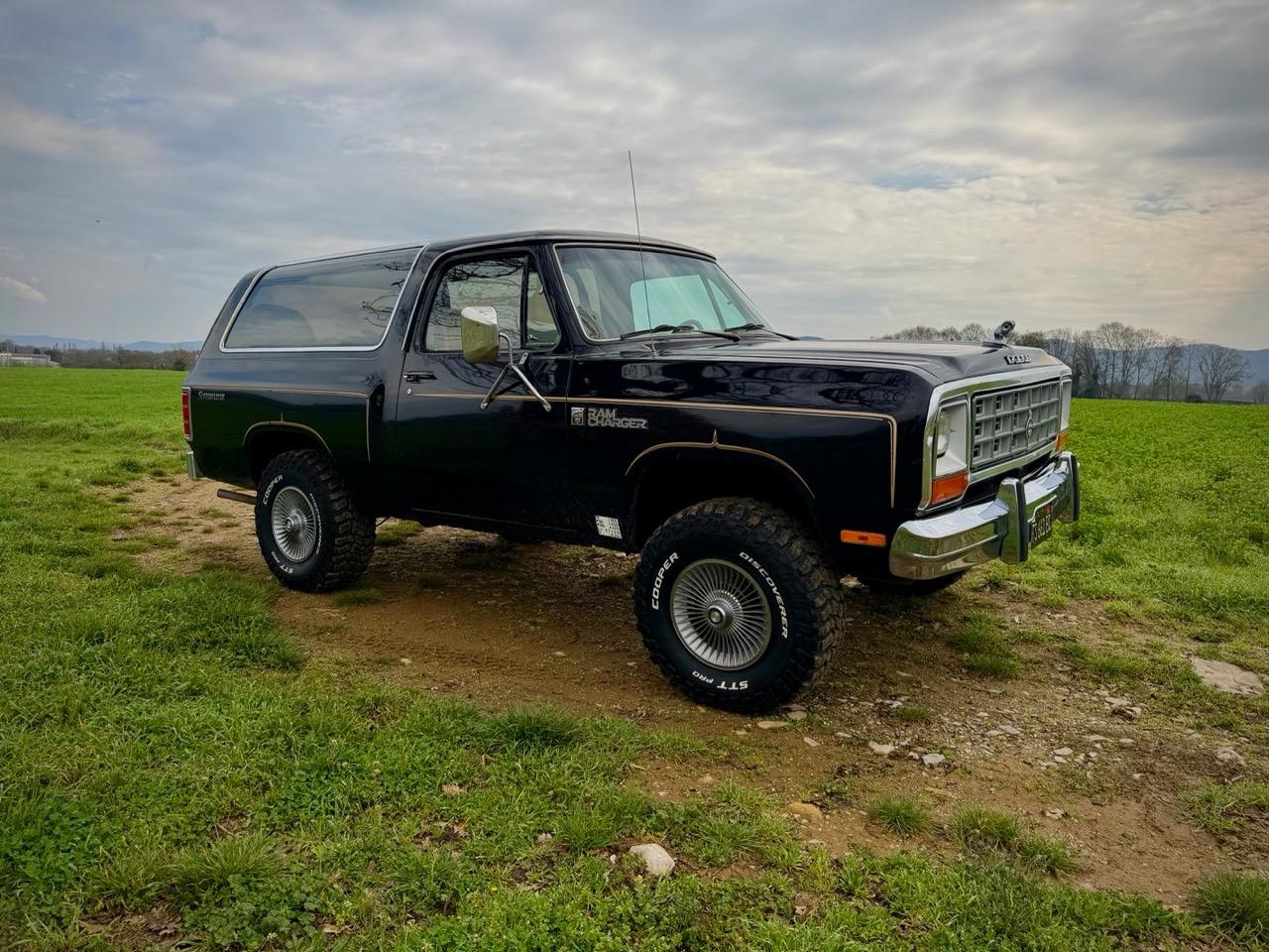 DODGE Ramcharger Prospector - 1985 LesAnciennes.com