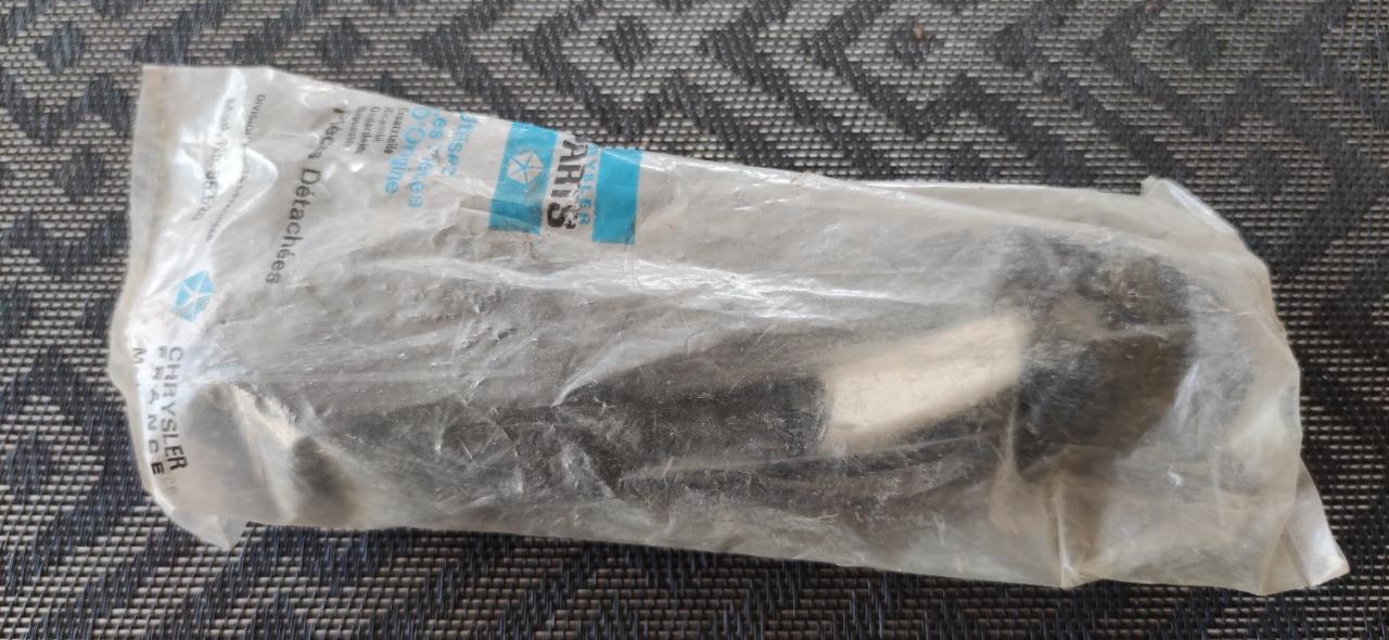 Accoudoir droit noir SIMCA 1000 LesAnciennes.com