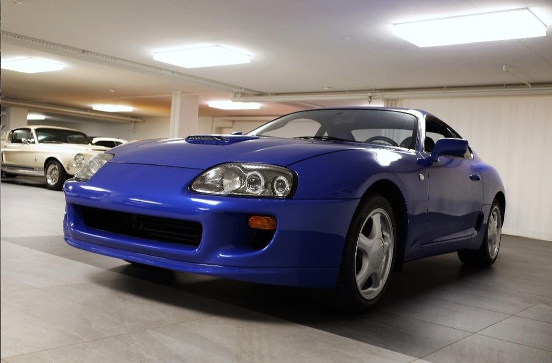 TOYOTA Supra 3.0 Twin Turbo 330 c - 1996 LesAnciennes.com