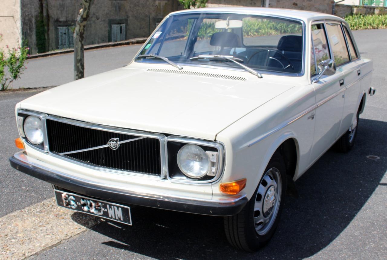 VOLVO 144 de luxe - 1972 LesAnciennes.com