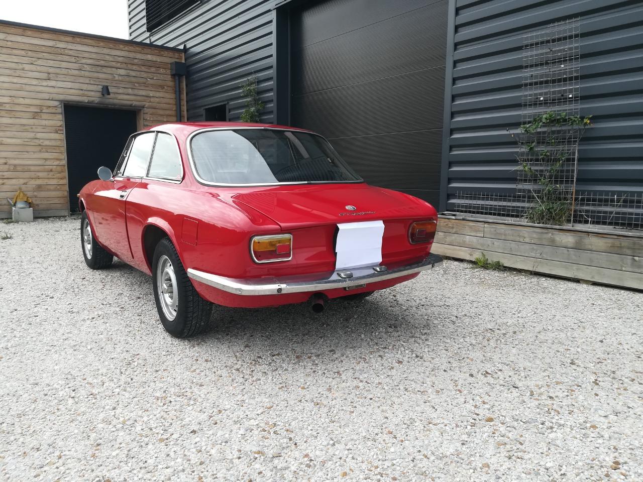ALFA ROMEO GT 1300 Junior 10530 - 1975 LesAnciennes.com