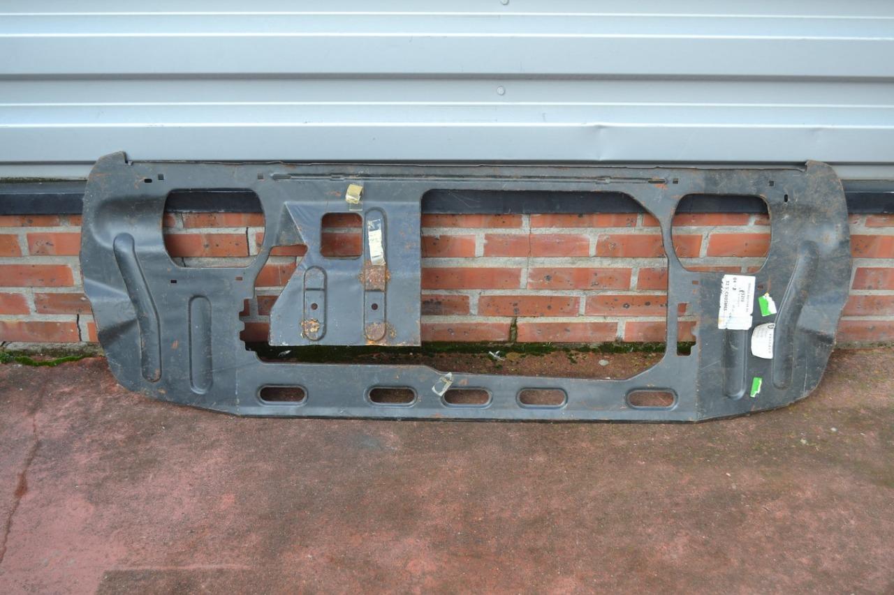 Face avant PEUGEOT 305 LesAnciennes.com