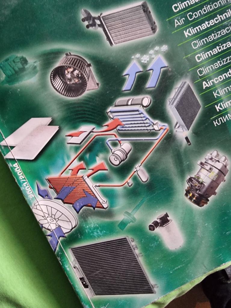 Lot de pièces TOUTES MARQUES Plusieurs modeles LesAnciennes.com