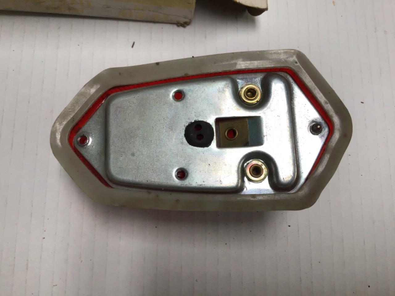 FEU CLIGNOTANT LATÉRAL NEUF CITROEN 2CV HY LesAnciennes.com