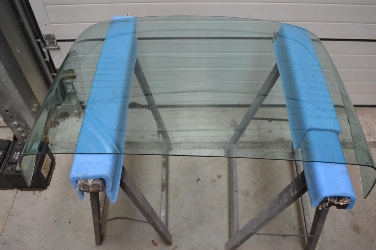 Vitre de lunette PORSCHE 911 targa 1967-89 LesAnciennes.com
