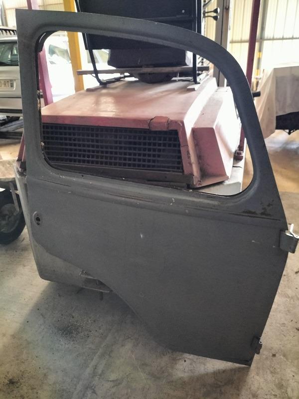 Portes, Compteur, RENAULT Goelette R2065 1963 LesAnciennes.com