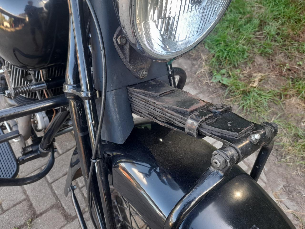 INDIAN Chief 345 - 1945 LesAnciennes.com
