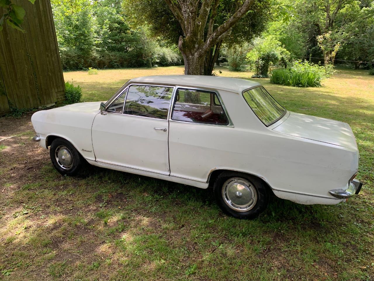 OPEL Kadett Super luxe Palacio - 1967 LesAnciennes.com