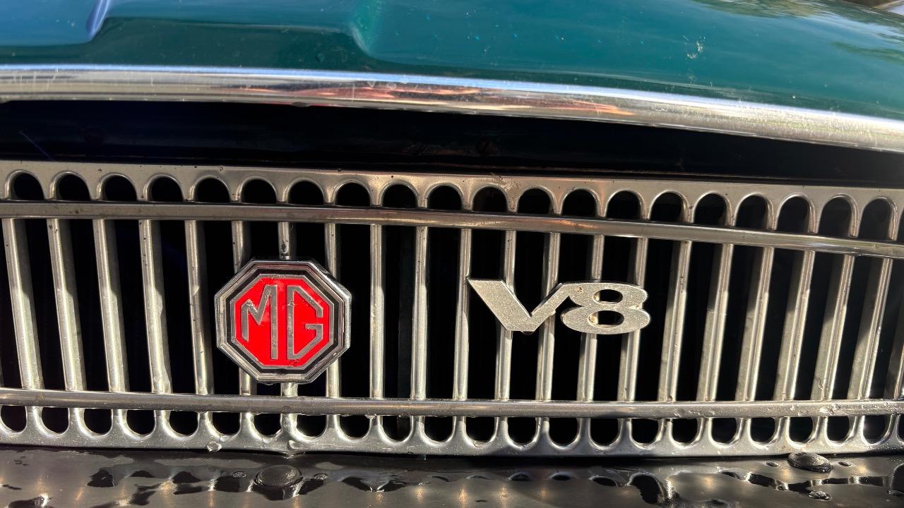 MG MGB Coupe V8 Costello - 1972 LesAnciennes.com
