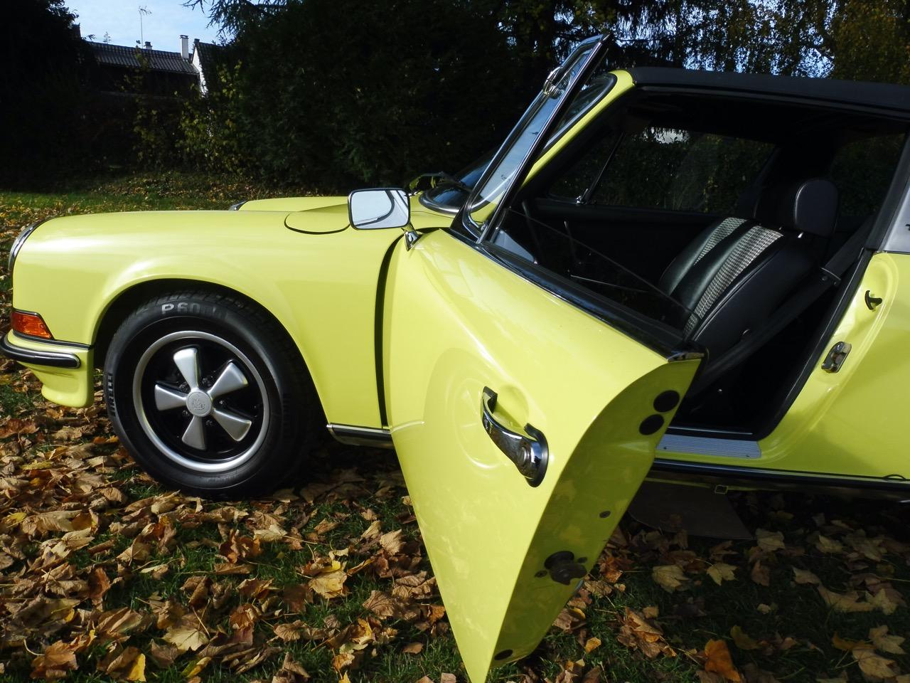 PORSCHE 911 2,4 E TARGA - 1973 LesAnciennes.com