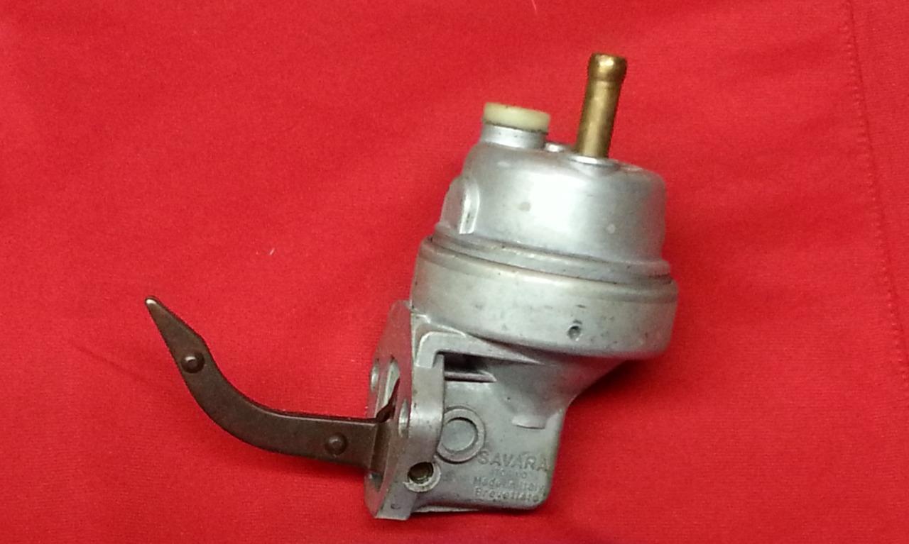 FIAT 1100 a b e pompe essence LesAnciennes.com