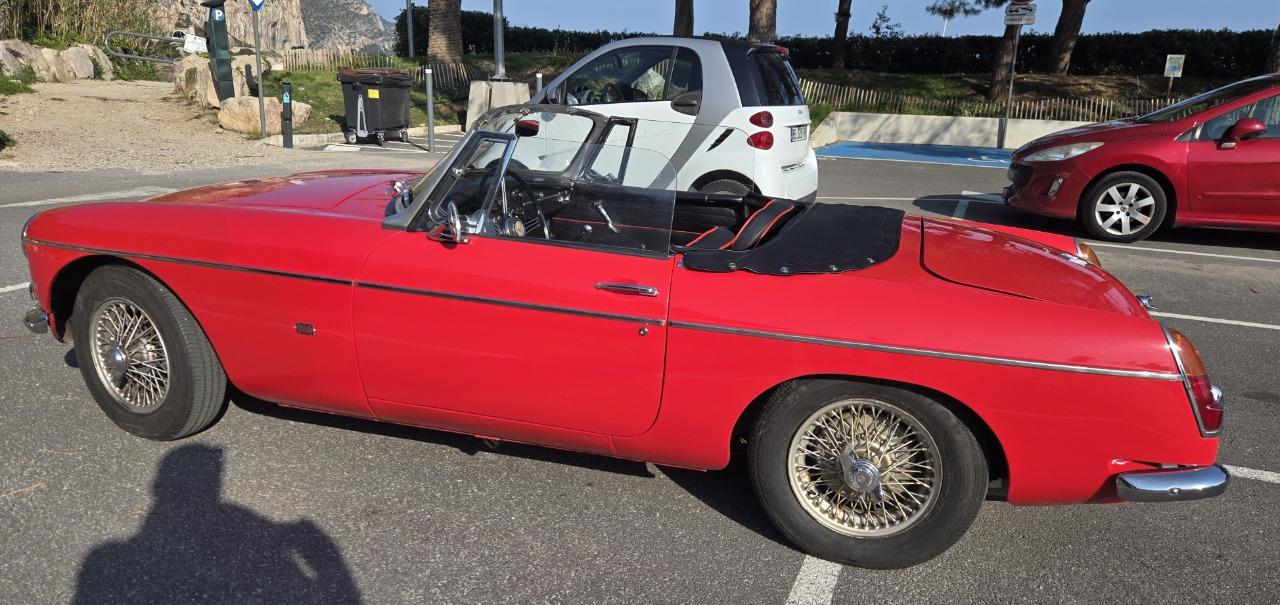 MG MGB overdrive - 1967 LesAnciennes.com
