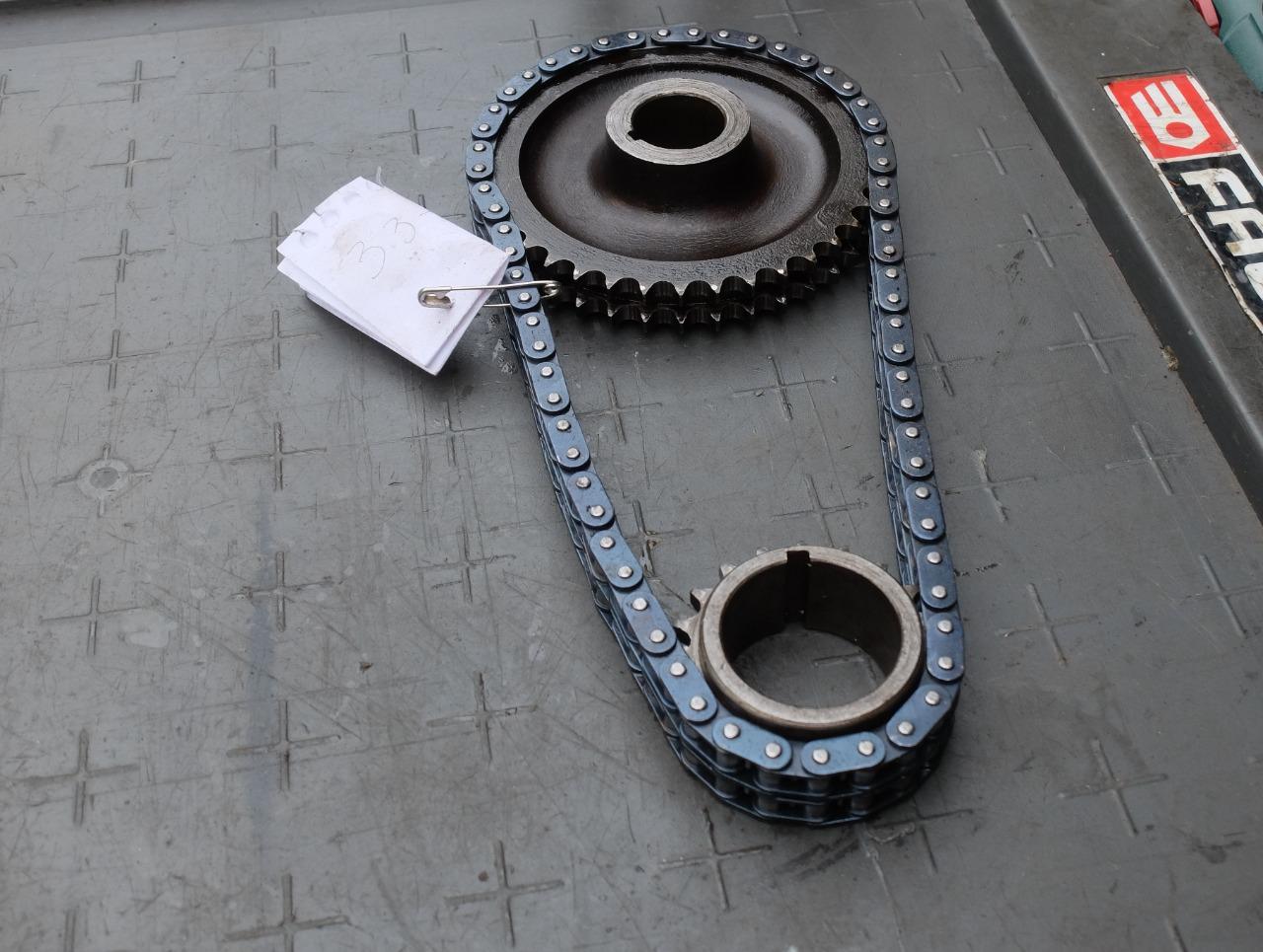 Pignon arbre à cames+pignon de vilebrequin+chaine LesAnciennes.com