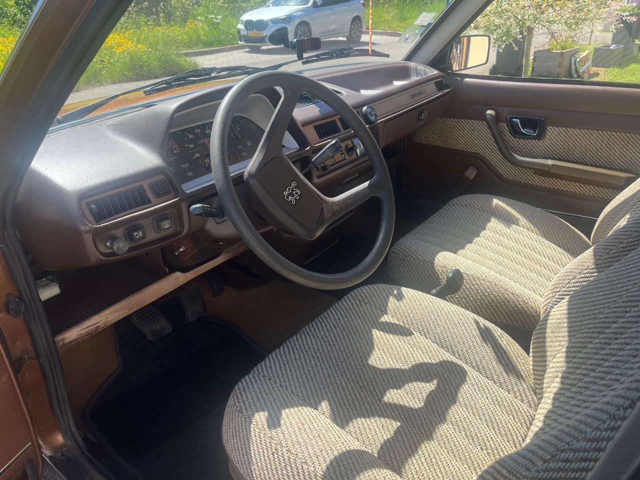 PEUGEOT 305 SR - 1980 LesAnciennes.com