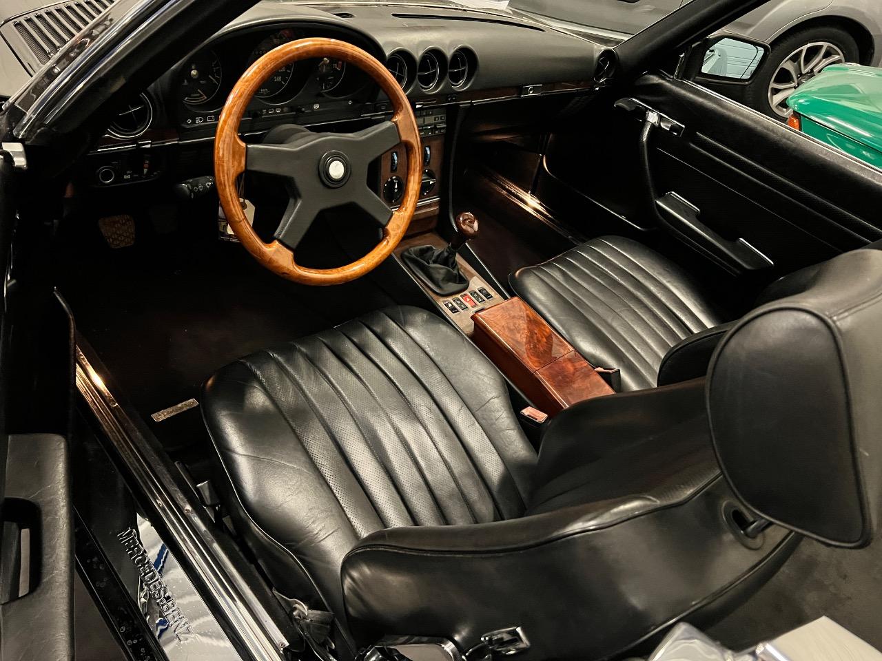 MERCEDES 300 SL R107 - 1987 LesAnciennes.com