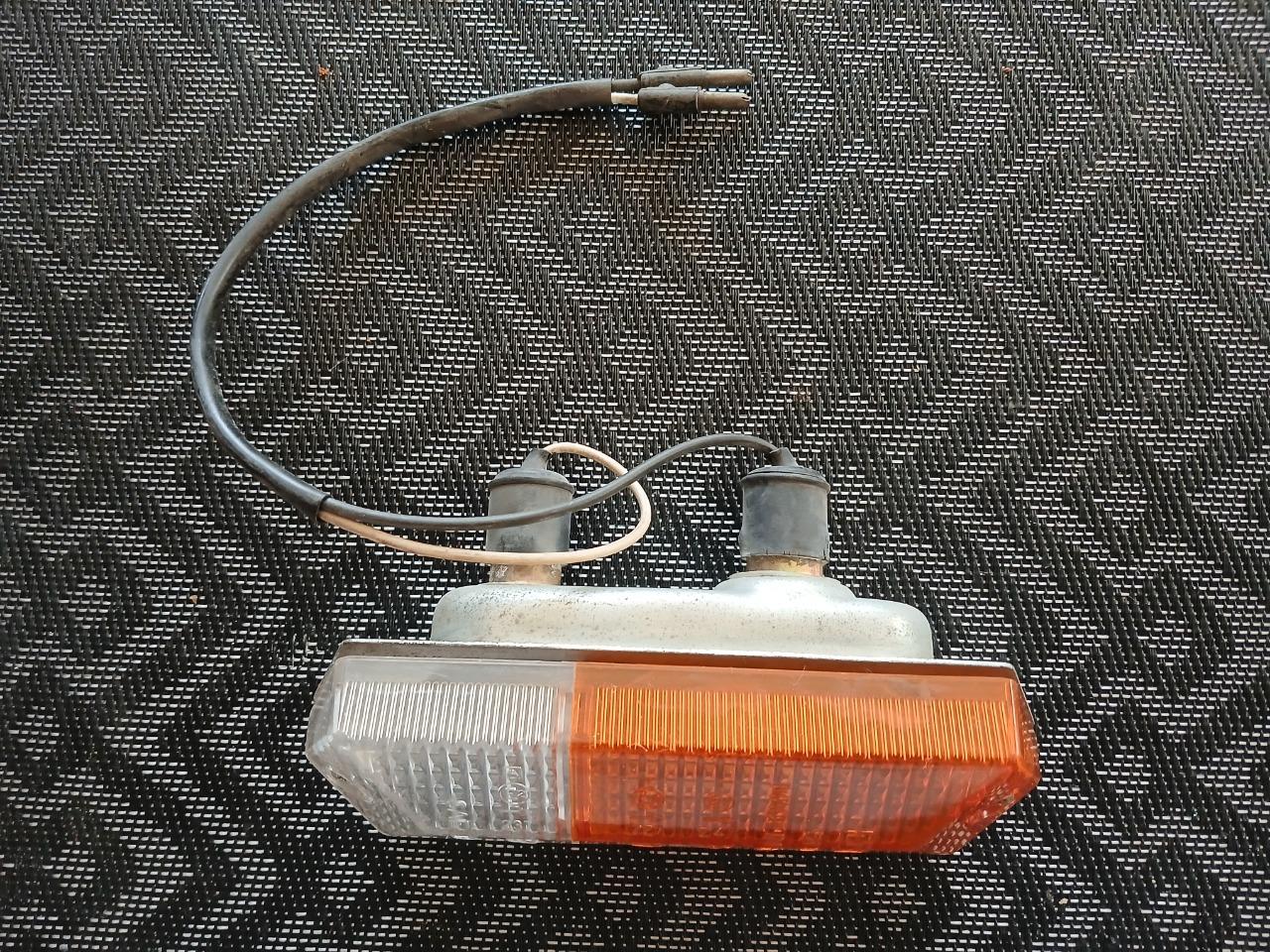 Clignotant droit RENAULT 15 (R15) 17 (R17) série 1 LesAnciennes.com