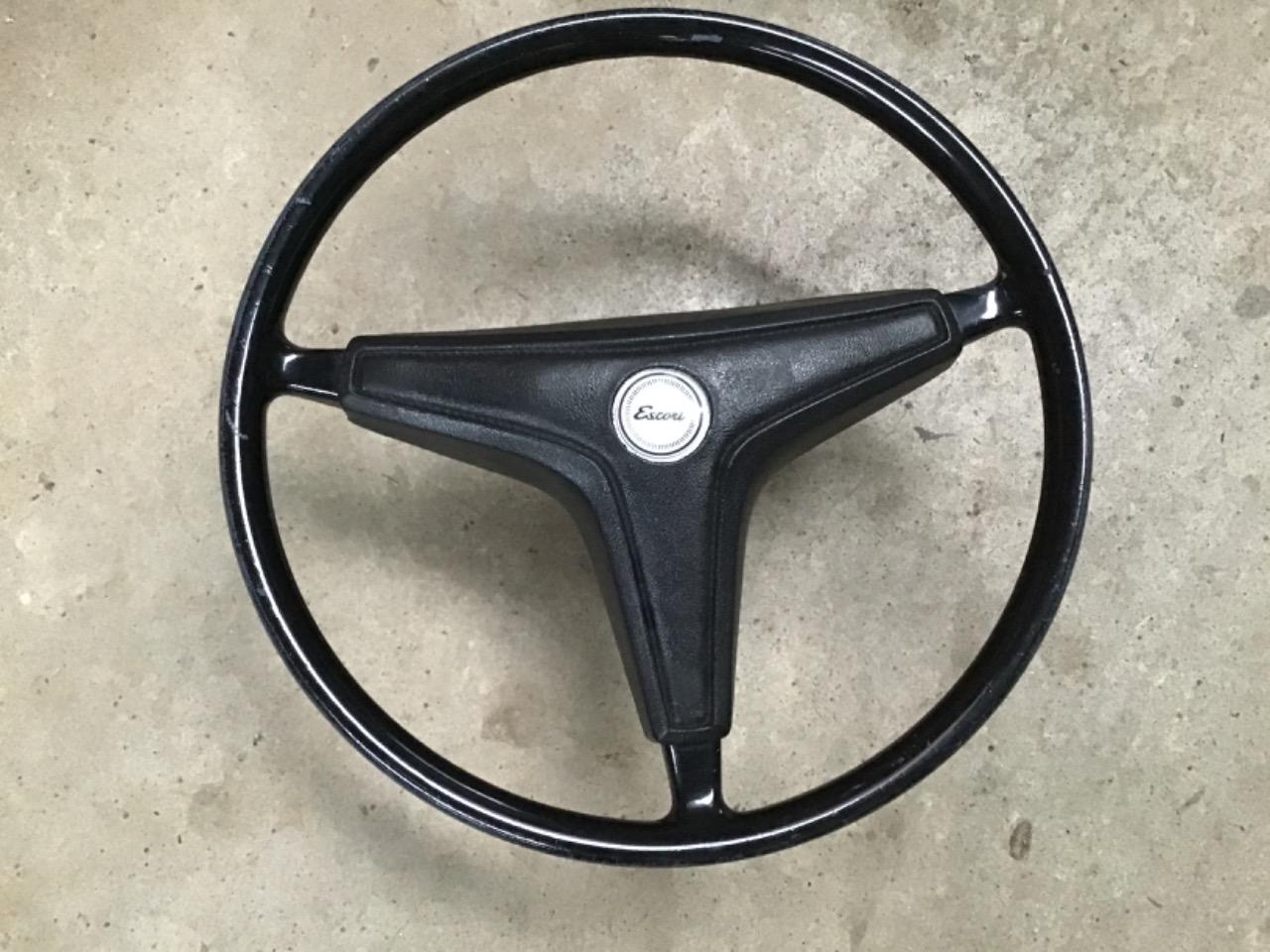 VOLANT FORD ESCORT LesAnciennes.com