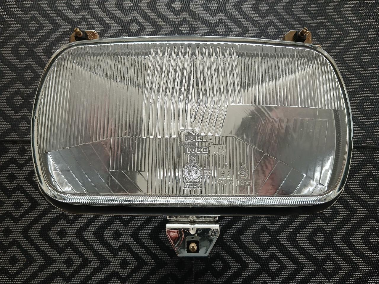 Phare CITROEN C25 série 1 H4 + veilleuse . LesAnciennes.com