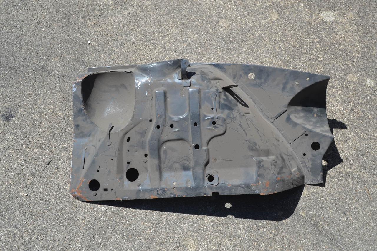 Doublure d'aile AV G PEUGEOT 604, neuve LesAnciennes.com