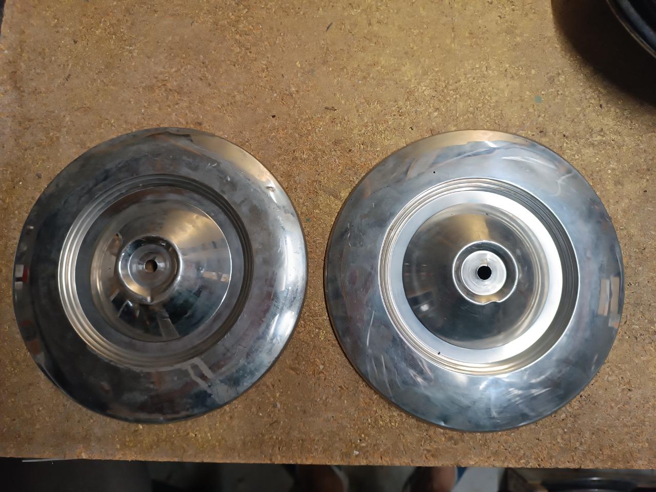 2 Enjoliveurs Pour Peugeot 504 LesAnciennes.com