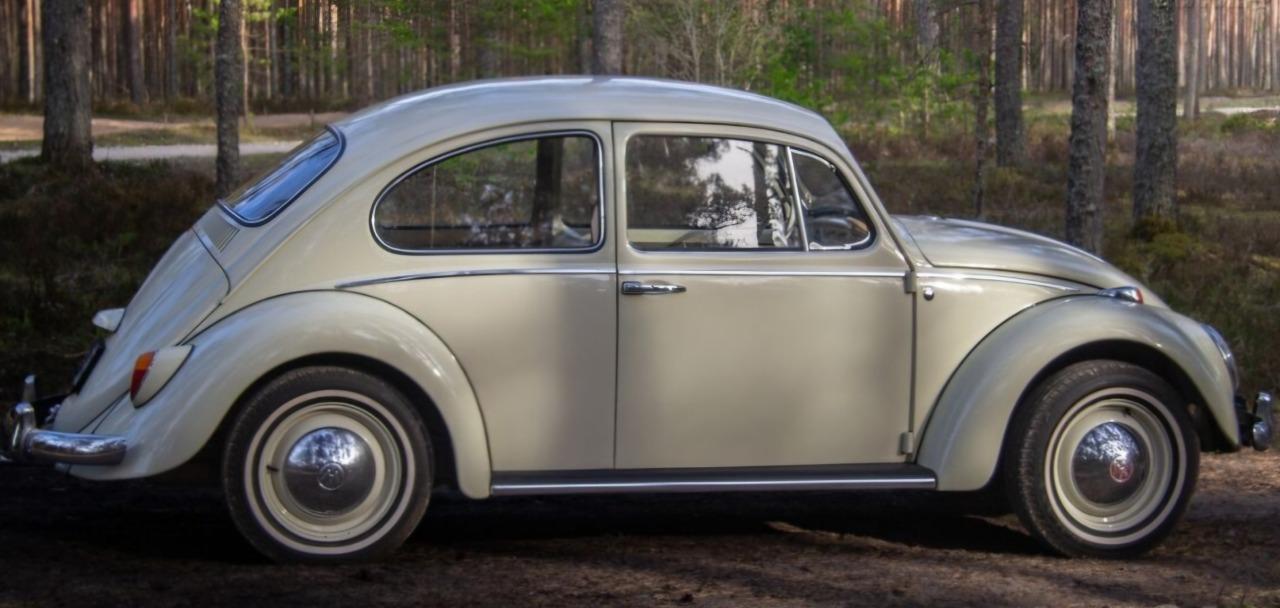VOLKSWAGEN Coccinelle 1200 Luxe - 1965 LesAnciennes.com