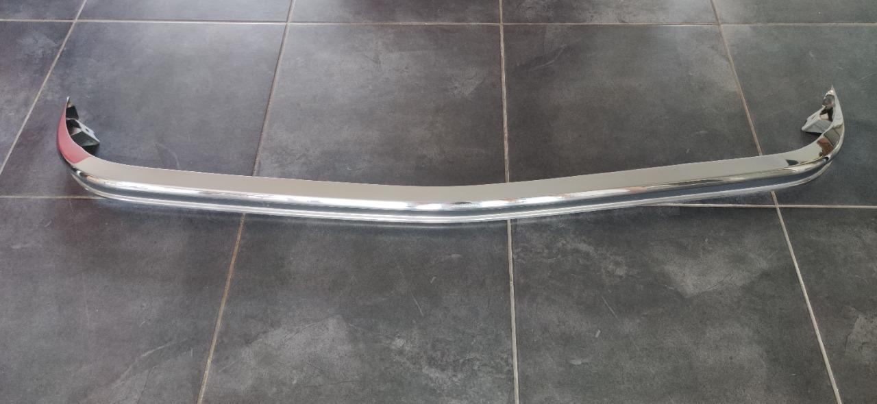 Pare chocs avant PEUGEOT 204 LesAnciennes.com