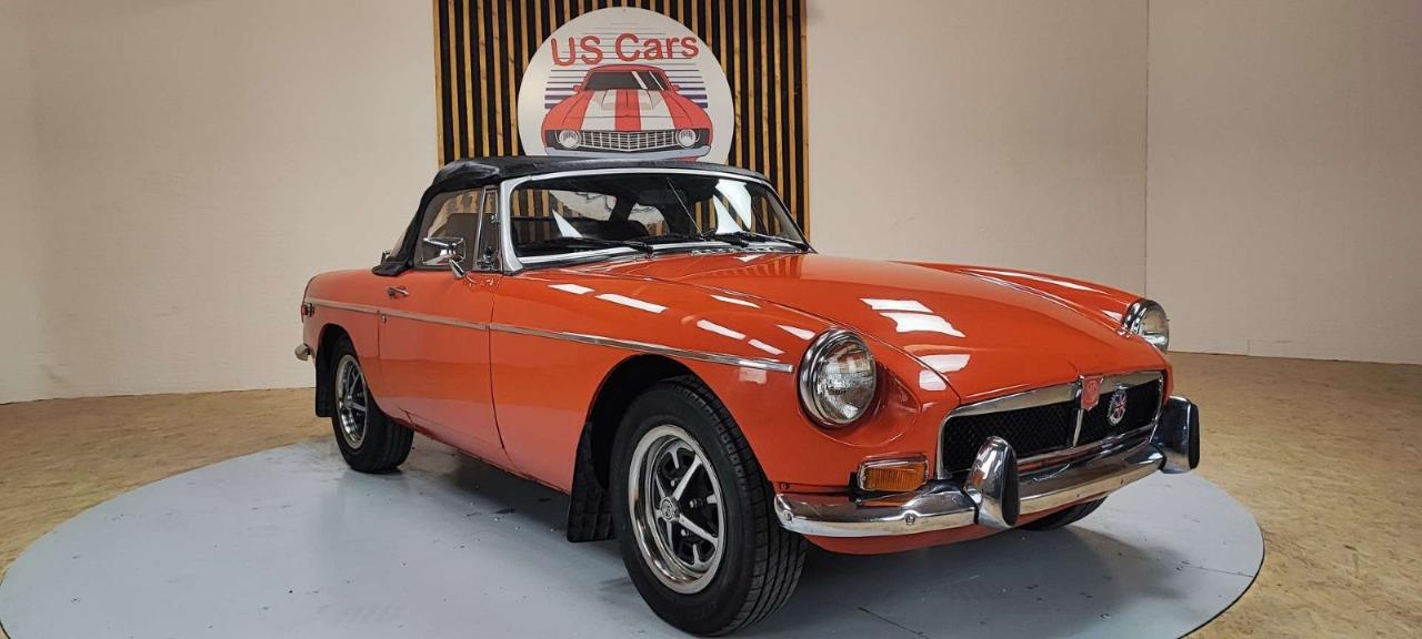 MG MGB Cabriolet - 1974 LesAnciennes.com