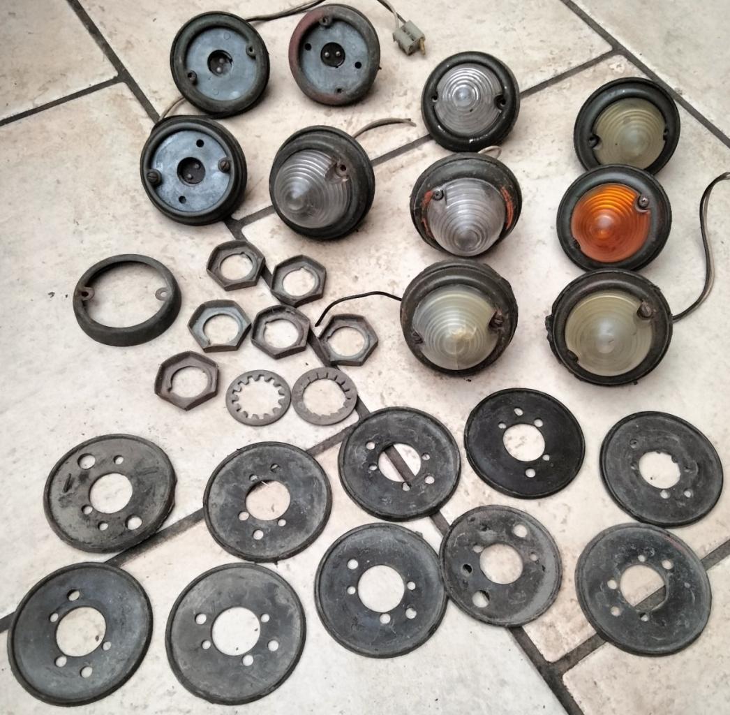 Lot de feux de gabarit militaire AEB 45 LesAnciennes.com