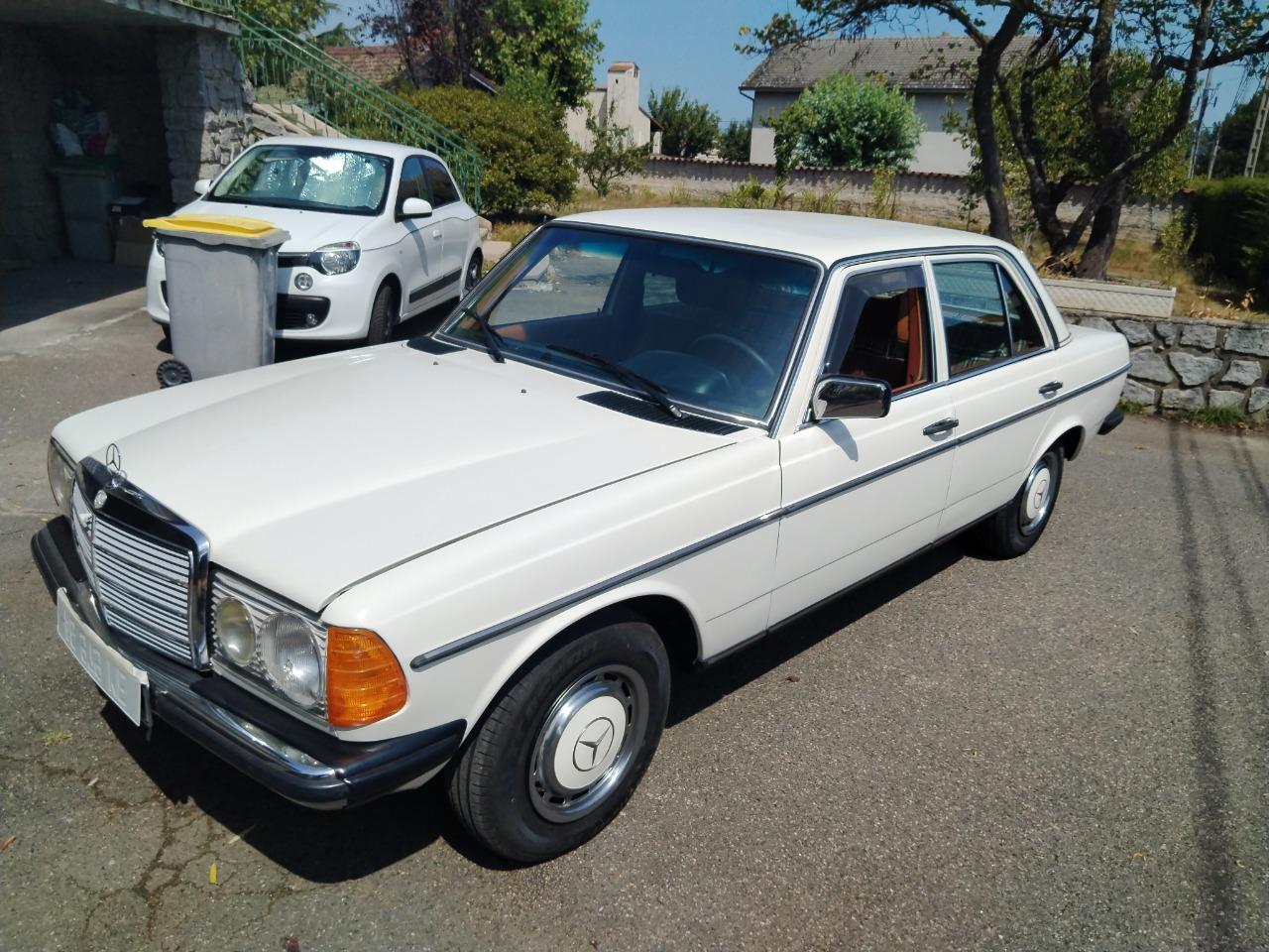 MERCEDES 250 W 123 - 1977 LesAnciennes.com