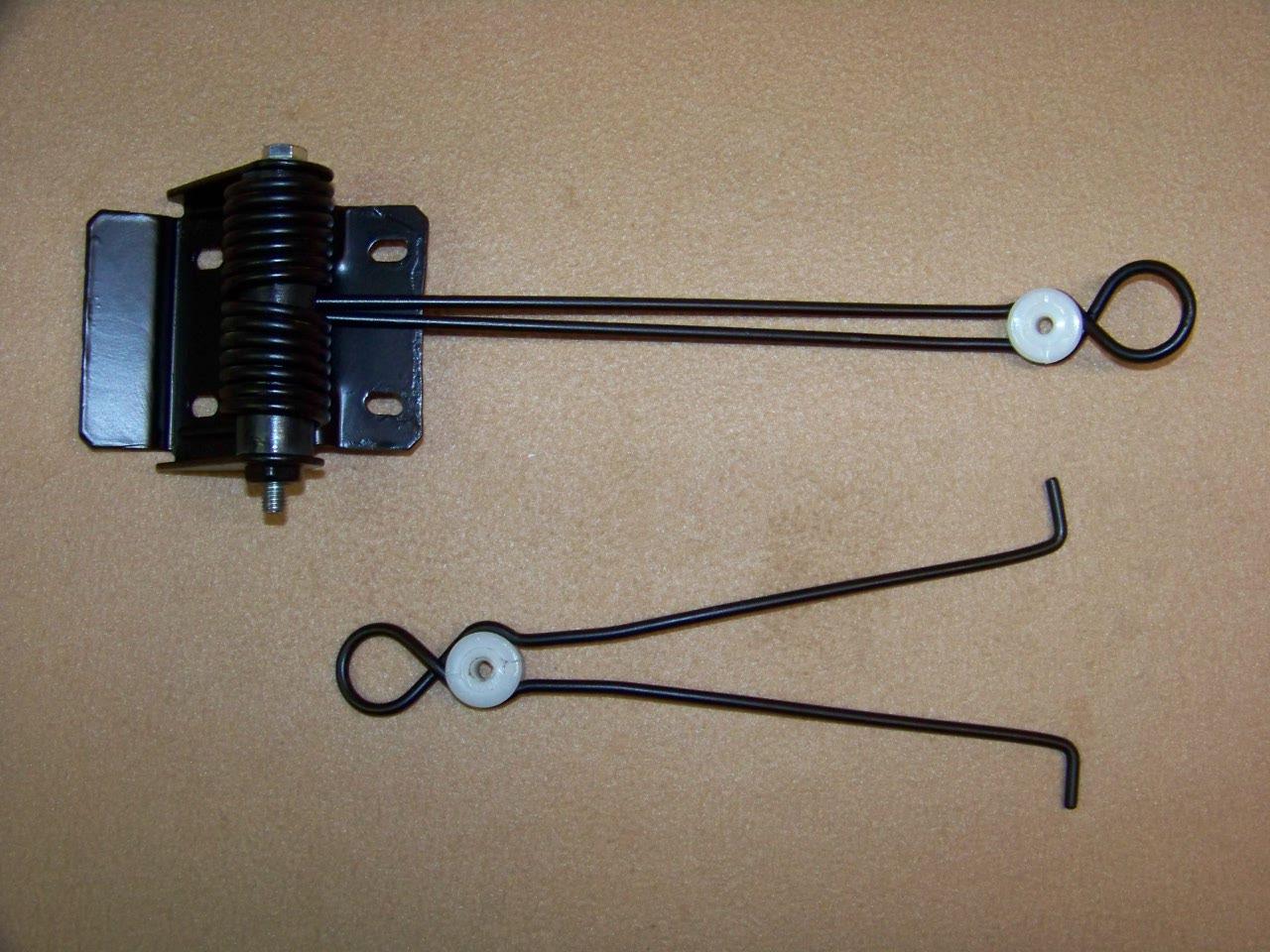 Ressorts de maintien de capots AR LesAnciennes.com