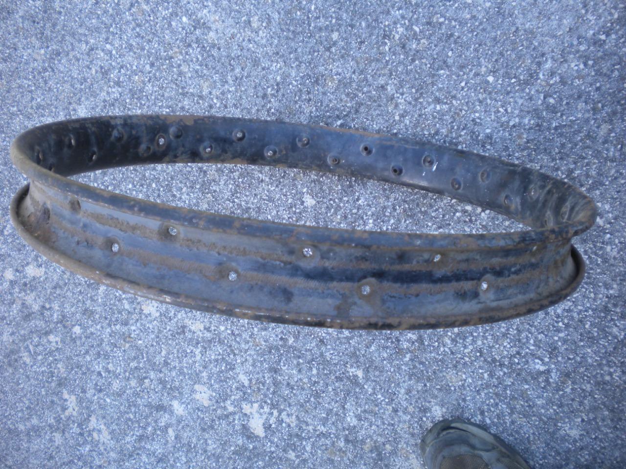 UNE JANTE A TALON motocyclette ancetre LesAnciennes.com