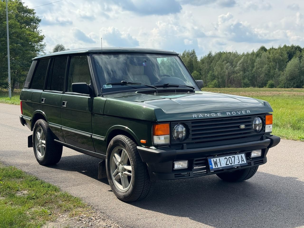 1995 Range Rover Classic 4L V8 Restomod LesAnciennes.com