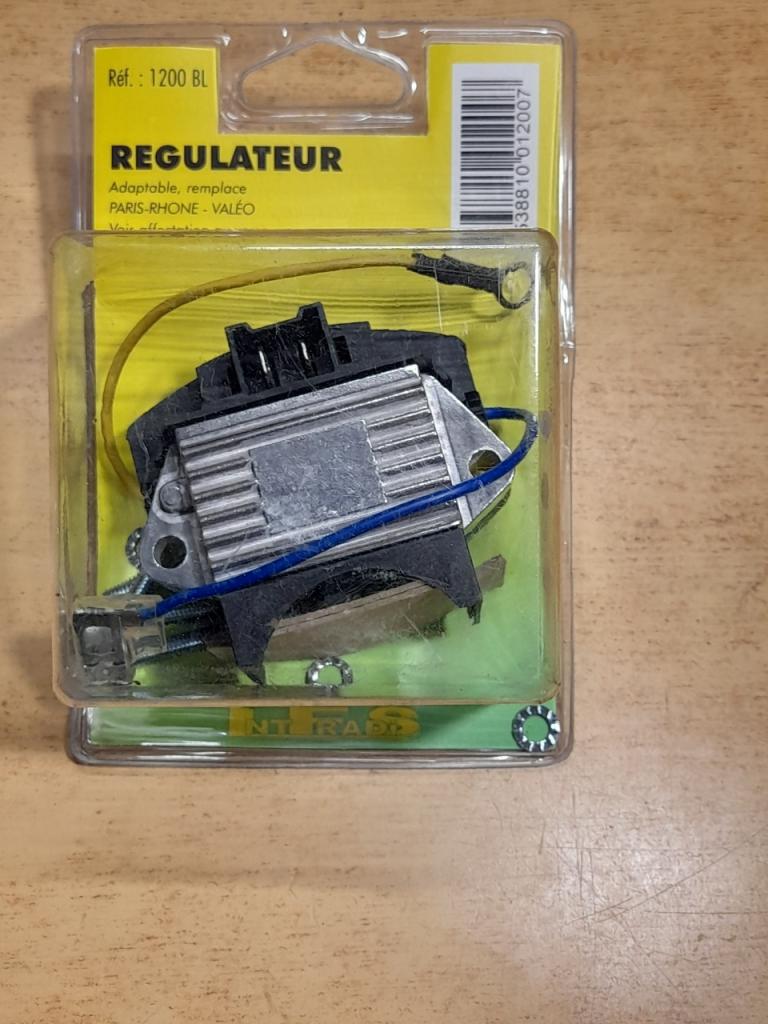 Régulateur D'alternateur Peugeot 204 205 304 R11 LesAnciennes.com