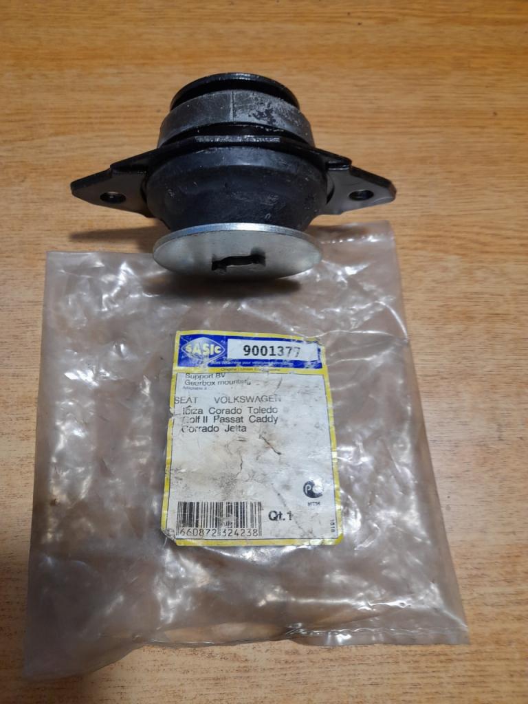 Support de boite a vitesse golf II GTI 9001377 LesAnciennes.com