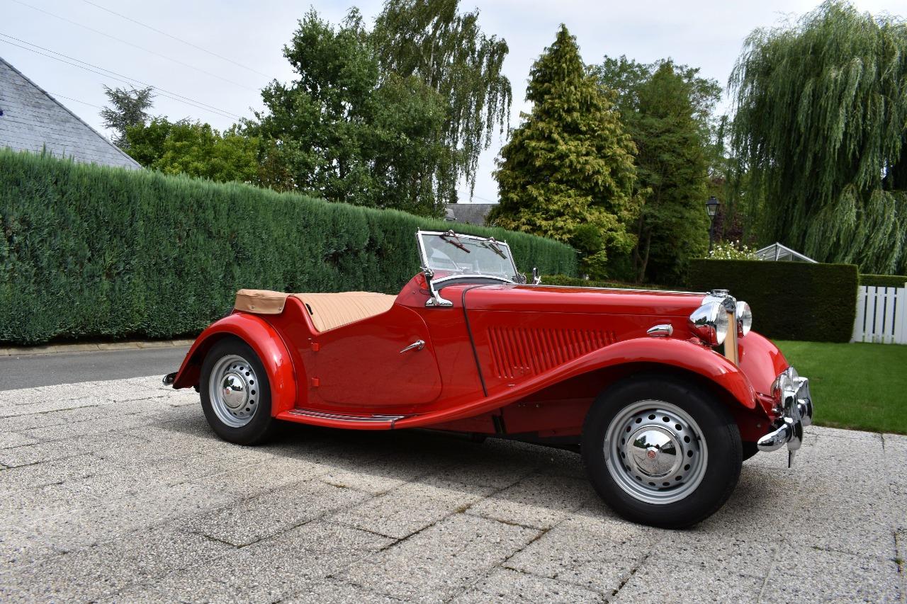 MG TD Roadster - 1952 LesAnciennes.com