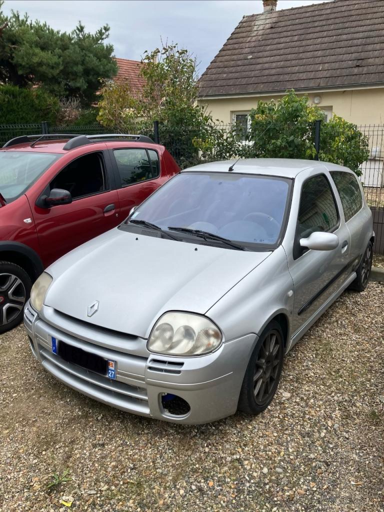 RENAULT Clio RS - 2000 LesAnciennes.com