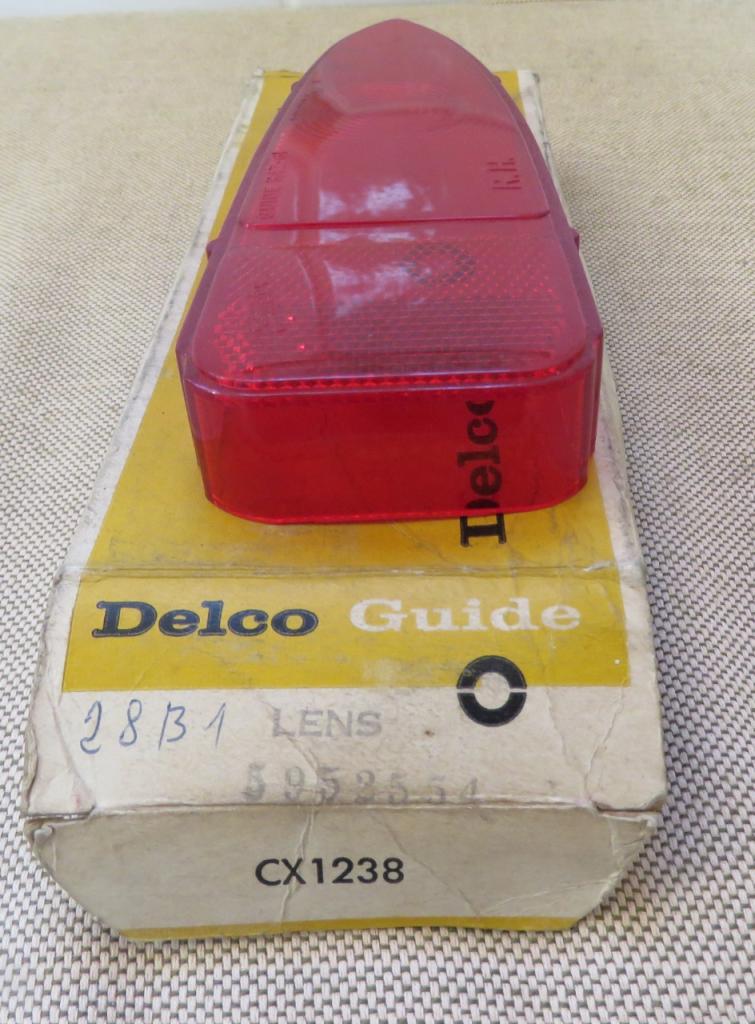 BUICK Special 1961-62 lentille rouge neuve LesAnciennes.com