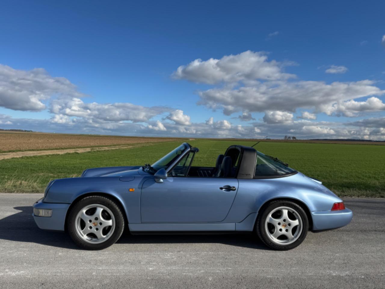 PORSCHE 964 Targa Carrera 4 - 1992 LesAnciennes.com