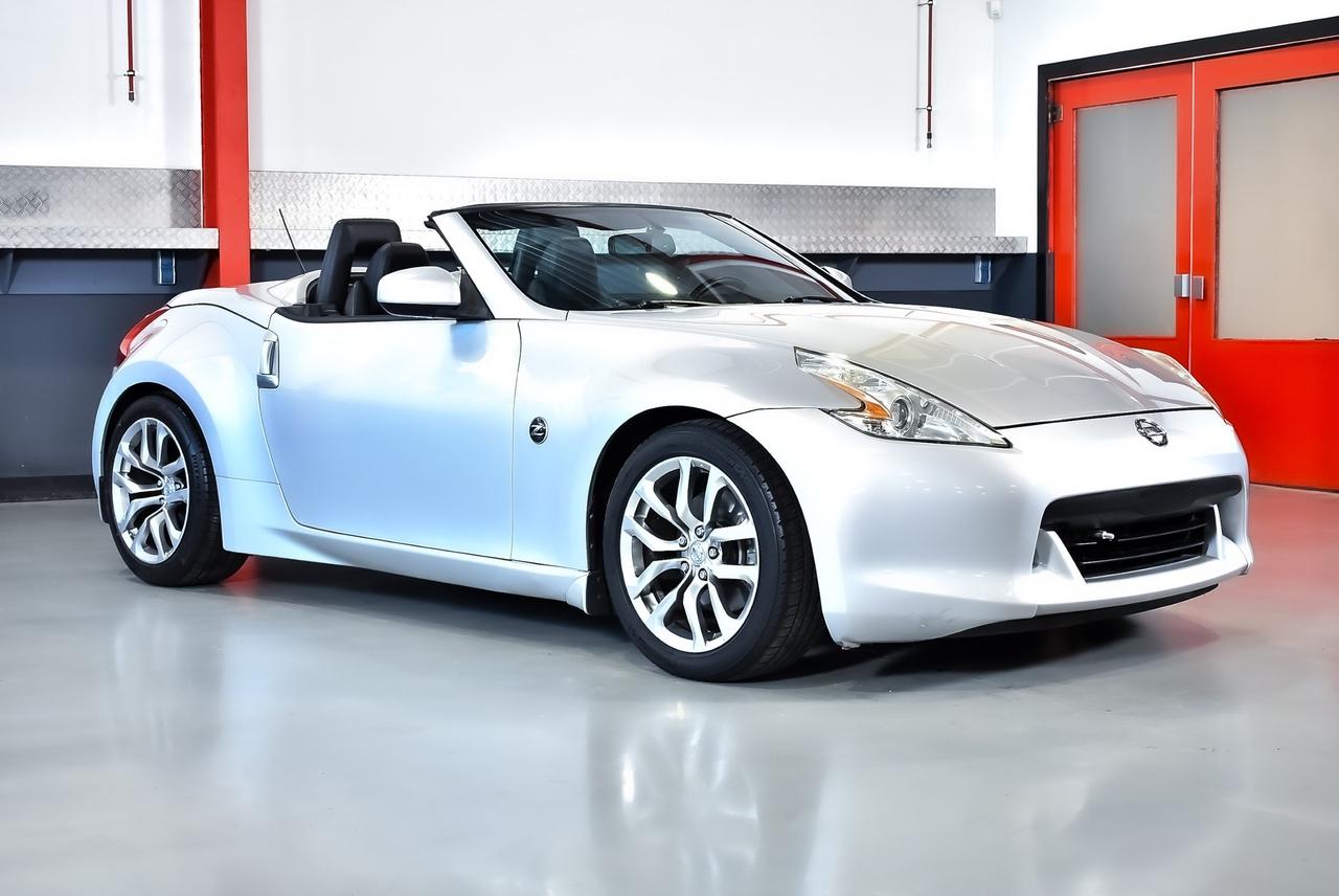 2010 Nissan 370Z Convertible 3,7L V6 (Sport PKG) LesAnciennes.com