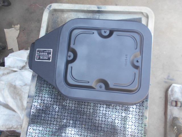 Boitier de filtre à air Ferrari 308 LesAnciennes.com