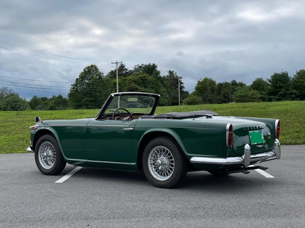 TRIUMPH TR4A CABRIOLET - 1966 LesAnciennes.com