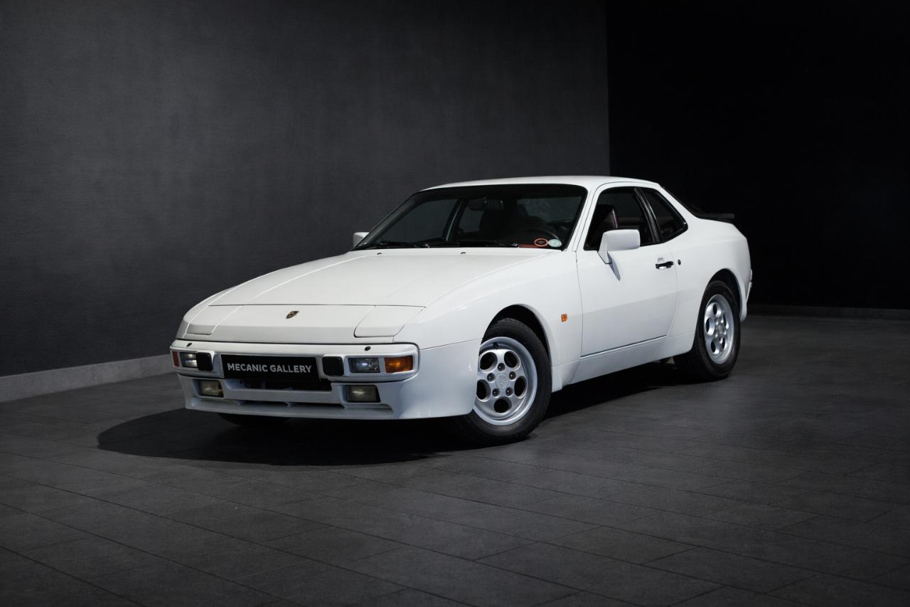 PORSCHE 944 S 2.5 - 1987 LesAnciennes.com