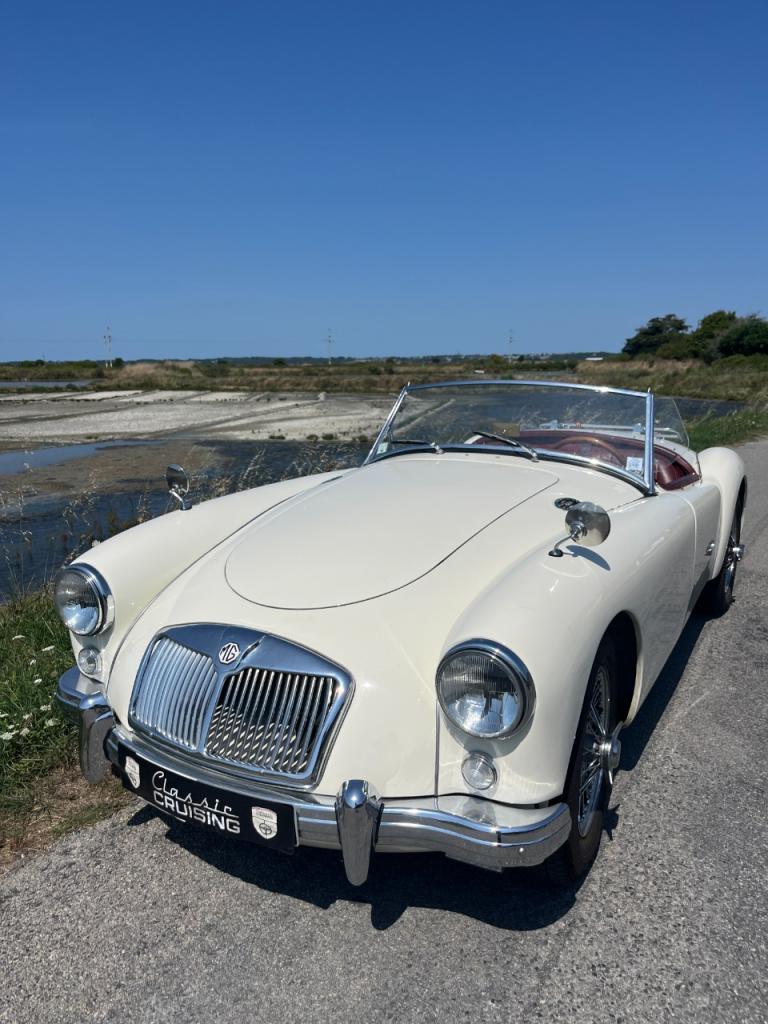MG MGA Roadster - 1958 LesAnciennes.com