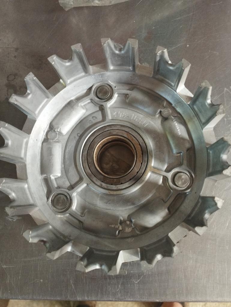 Cloche embrayage YAMAHA DT 400 LesAnciennes.com