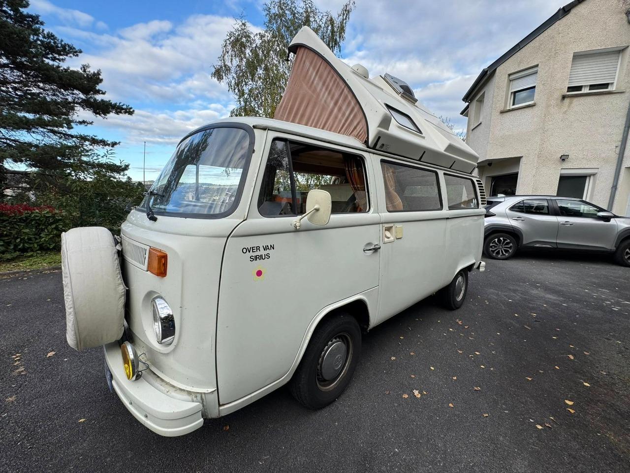 VOLKSWAGEN Combi OverVan - 1979 LesAnciennes.com